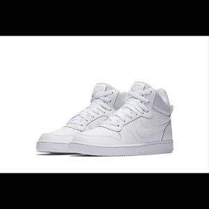 Nike Court Borough Mids